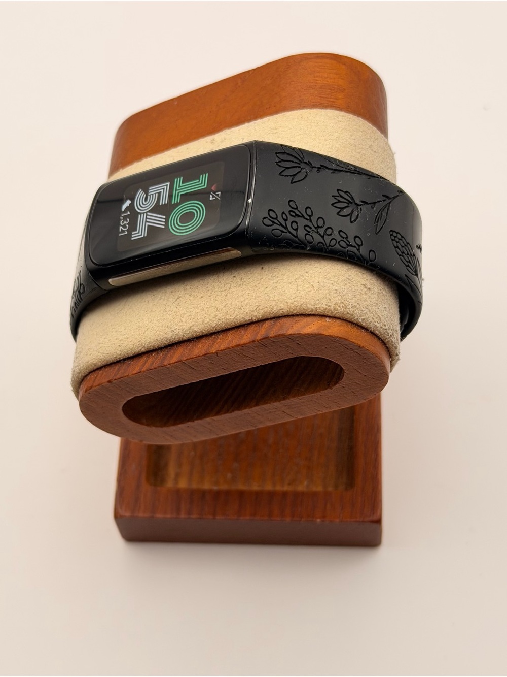Fitbit Charge 6 - Picture 2 of 7